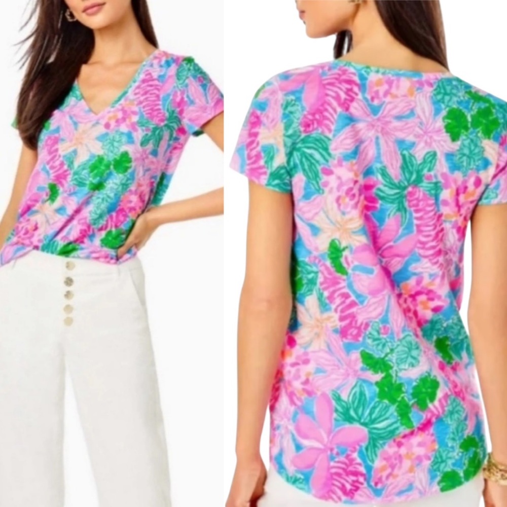 LN Lilly Pulitzer Etta V-Neck Short Sleeve Tee in Tiger's Lair Print - L
